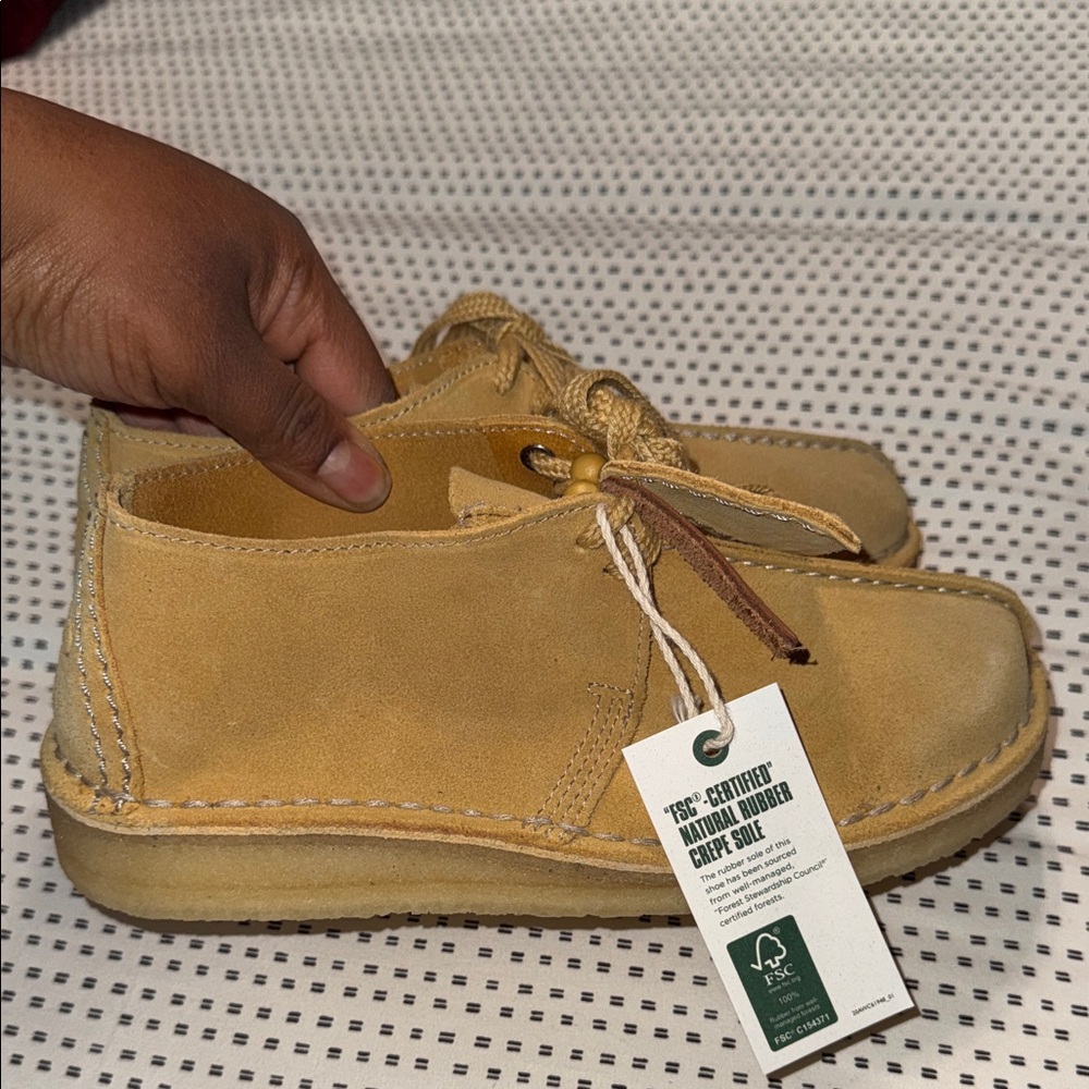 Men's Suede Clarks - Picture 3 of 6